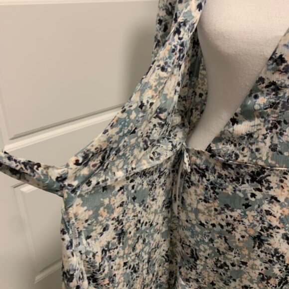 Lovestitch Wrap Dress - Picture 9 of 11